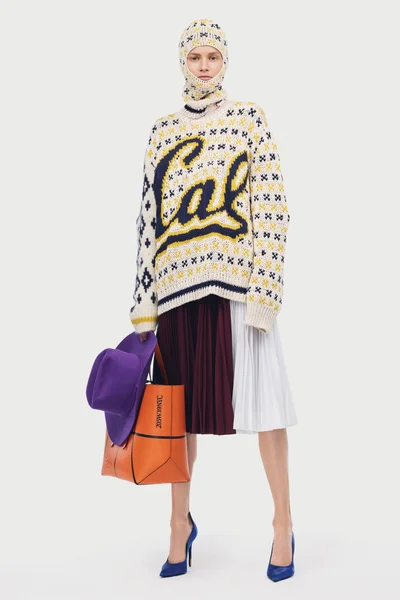 Look 16